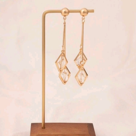 🍉5 for $25* Geometric Rhinestone Earrings - Picture 2 of 2